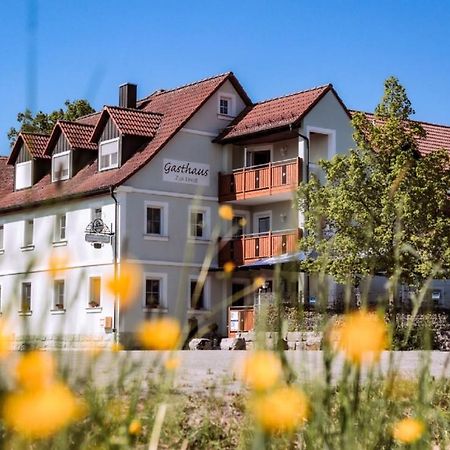 ホテル Gasthaus Zur Linde Dombuhl エクステリア 写真